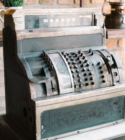 Stocksy_txp581659a00Yb100_Small_897660 (1).jpg