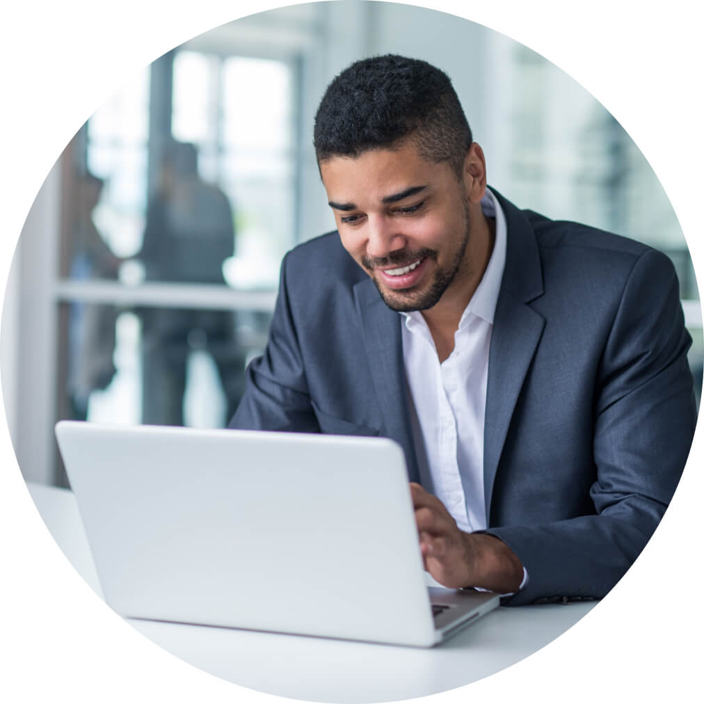 Accountant using laptop to seek assistance from a local Partner Manager expert with QuickBooks software