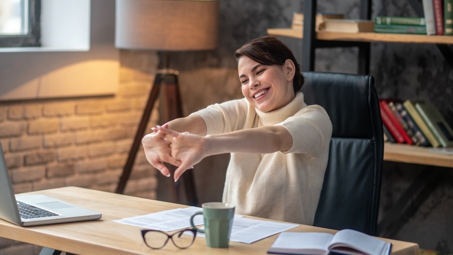 Female businesswoman enjoying a work/life balance.