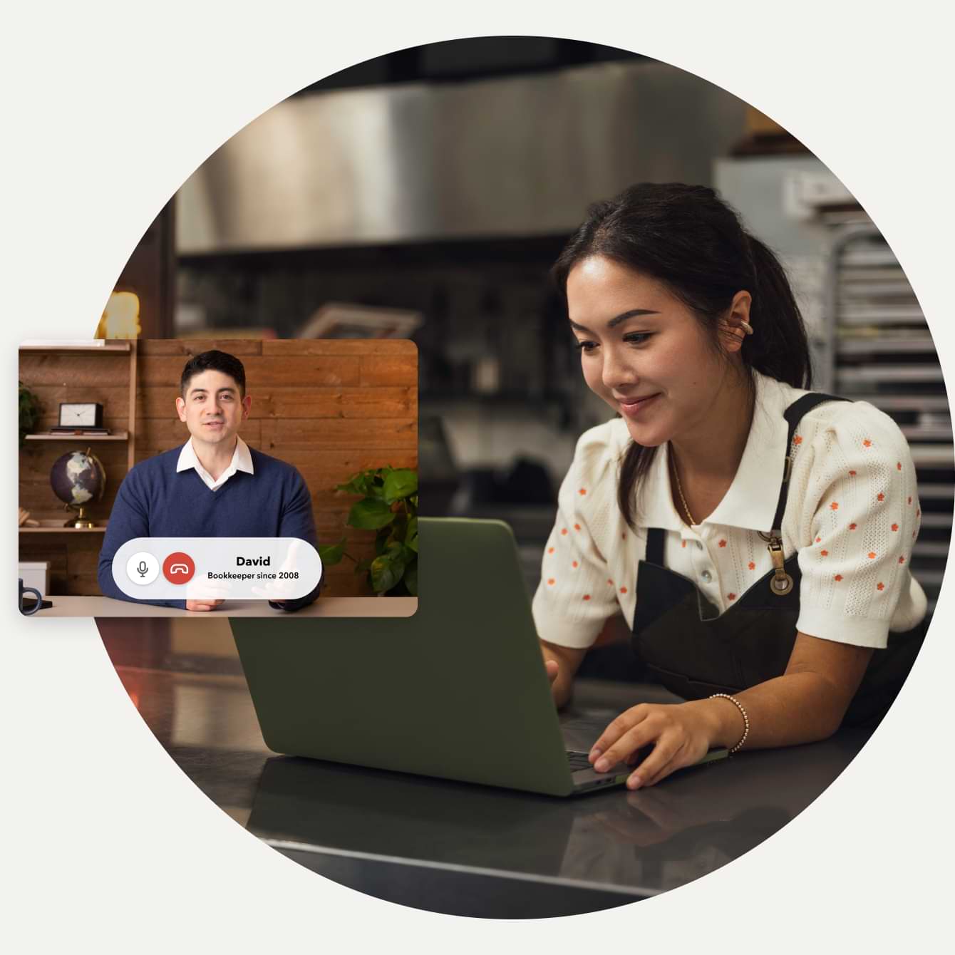 A QuickBooks Live Expert Assisted customer is on a video chat with an expert. 