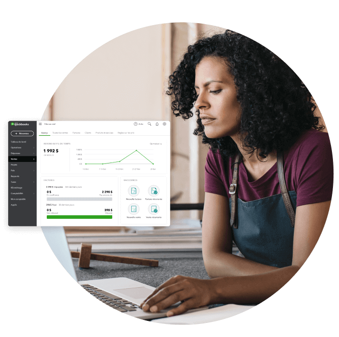 Une femme regarde attentivement son ordinateur portable. Une fenêtre contextuelle affiche le tableau de bord d’un rapport de ventes dans QuickBooks en ligne.